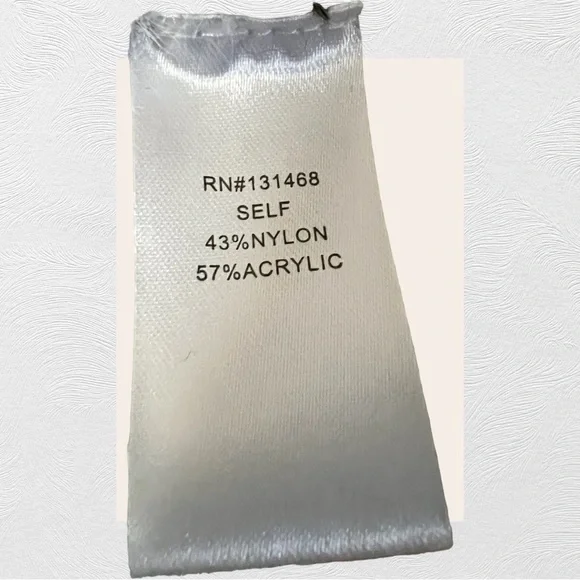 An awesome sweater by Fate in extra large - Picture 6 of 7